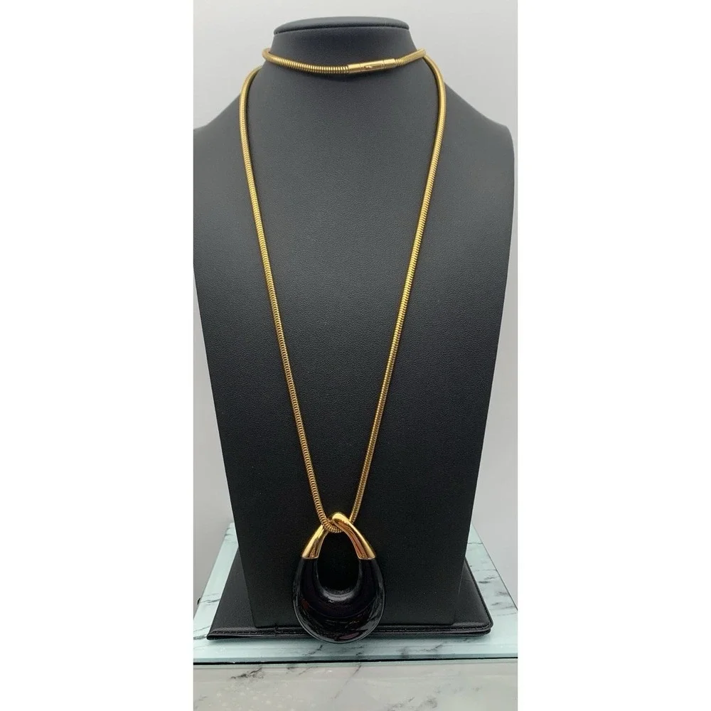 Michael Kors Gold Tone Snake Chain W Black & Gold Tone Teardrop Pendant Necklace